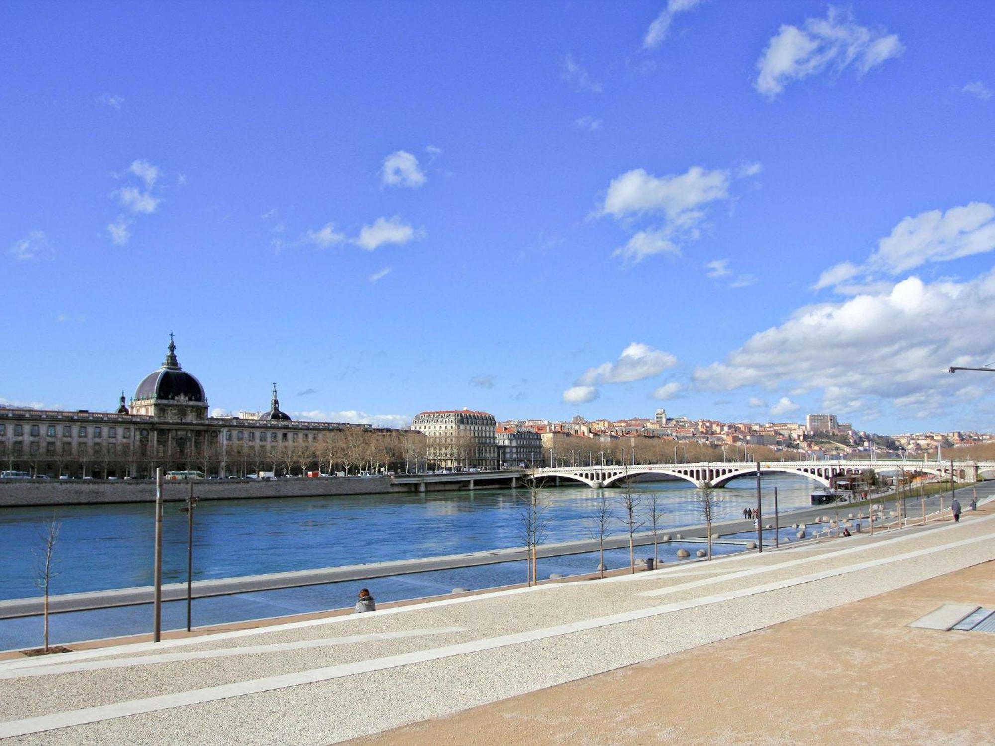 Ibis Budget Lyon Centre Confluence Екстер'єр фото