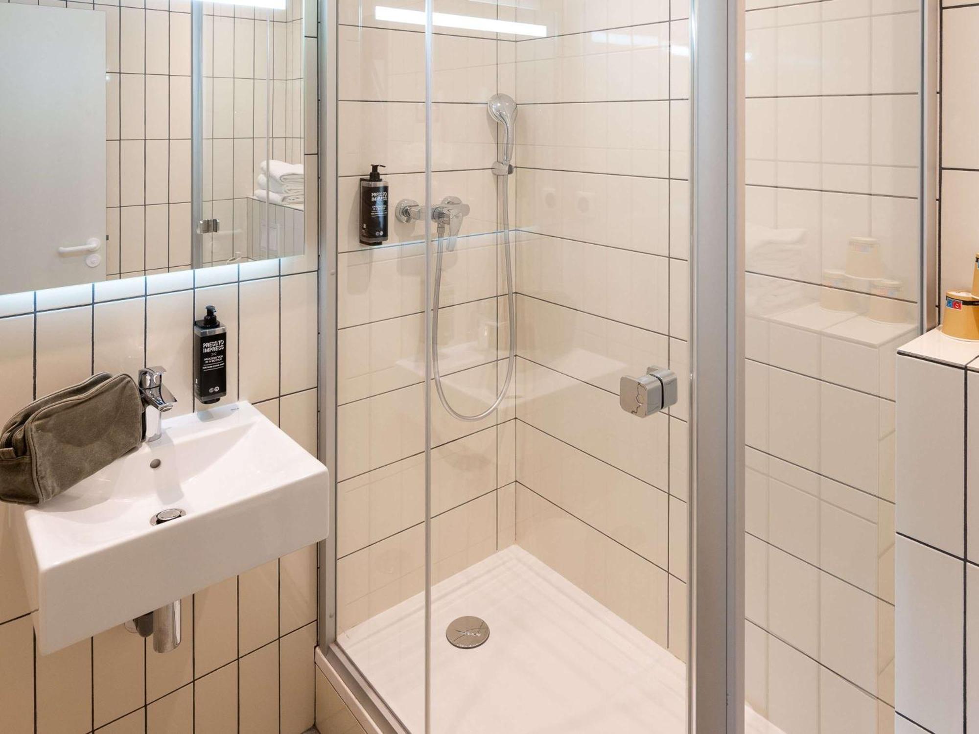 Ibis Budget Lyon Centre Confluence Екстер'єр фото
