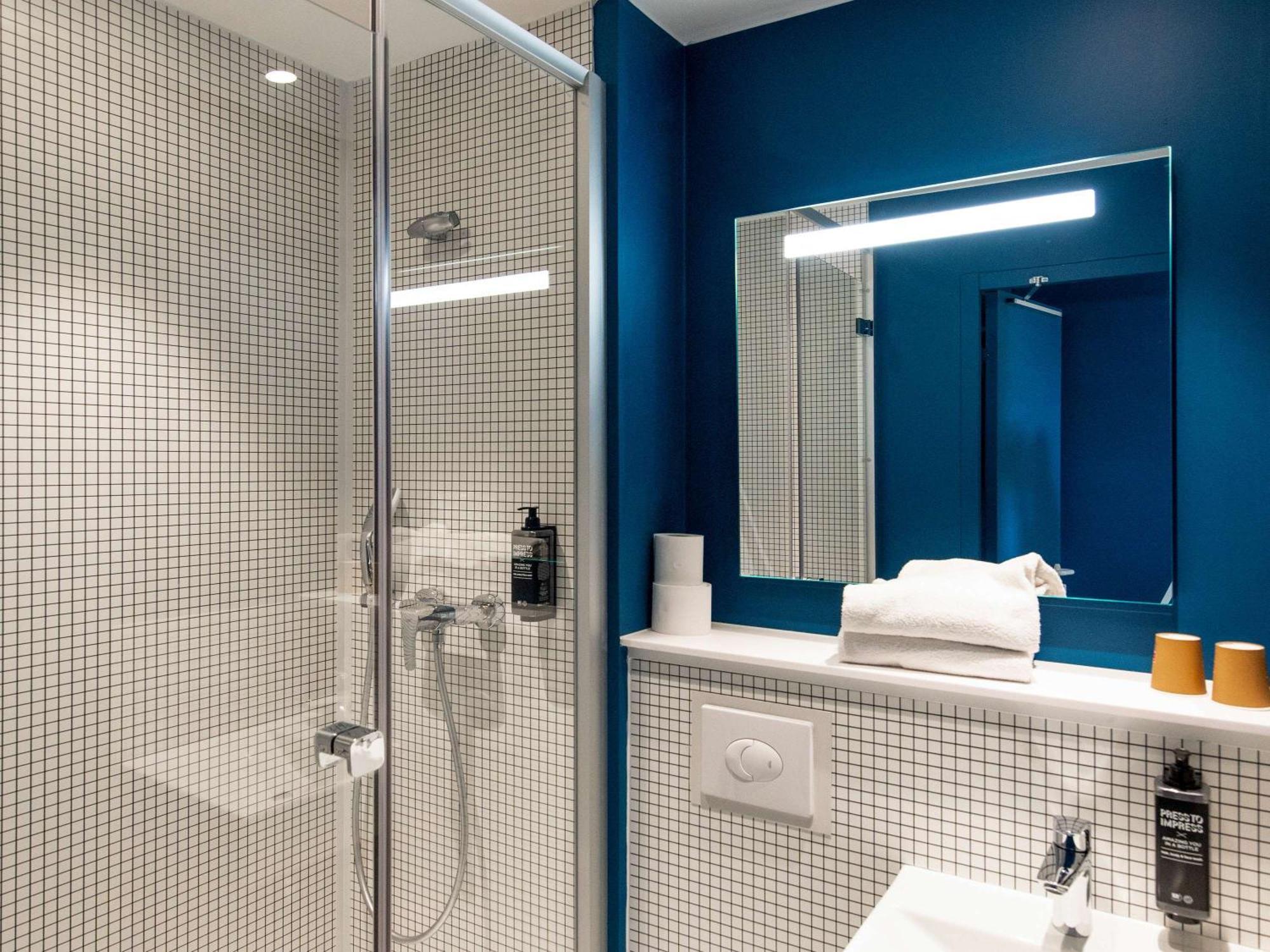 Ibis Budget Lyon Centre Confluence Екстер'єр фото